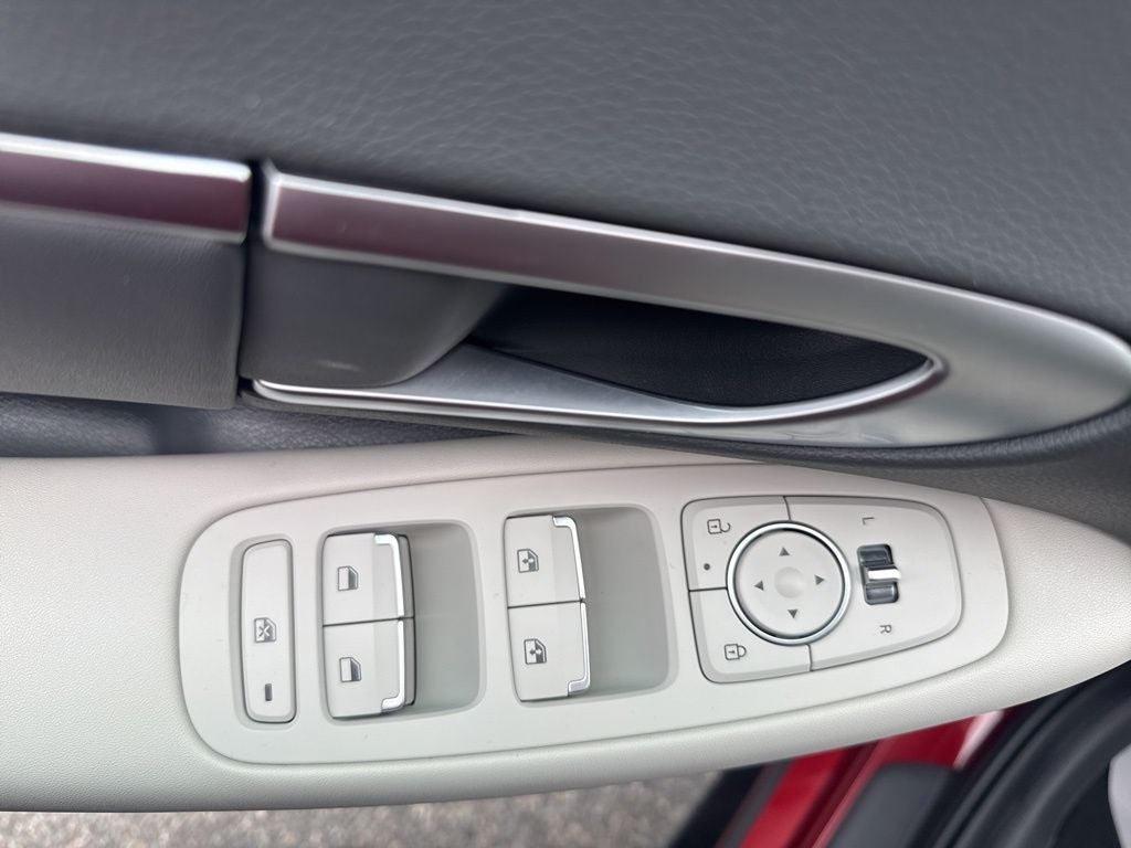 2025 Hyundai SONATA HYBRID SEL