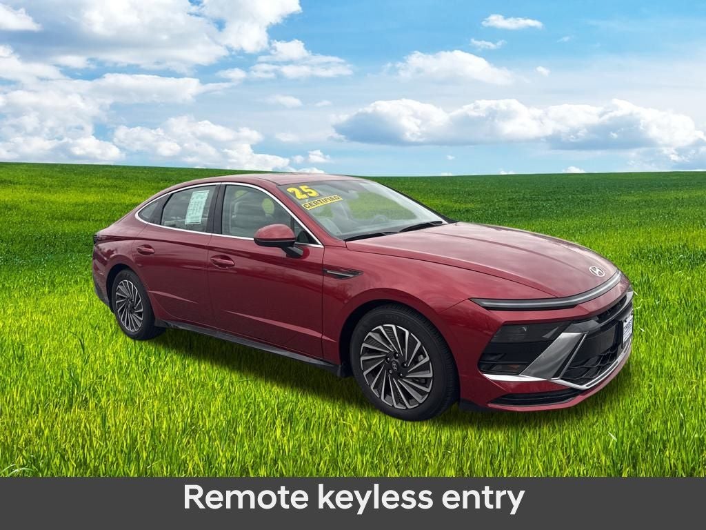 2025 Hyundai SONATA HYBRID SEL