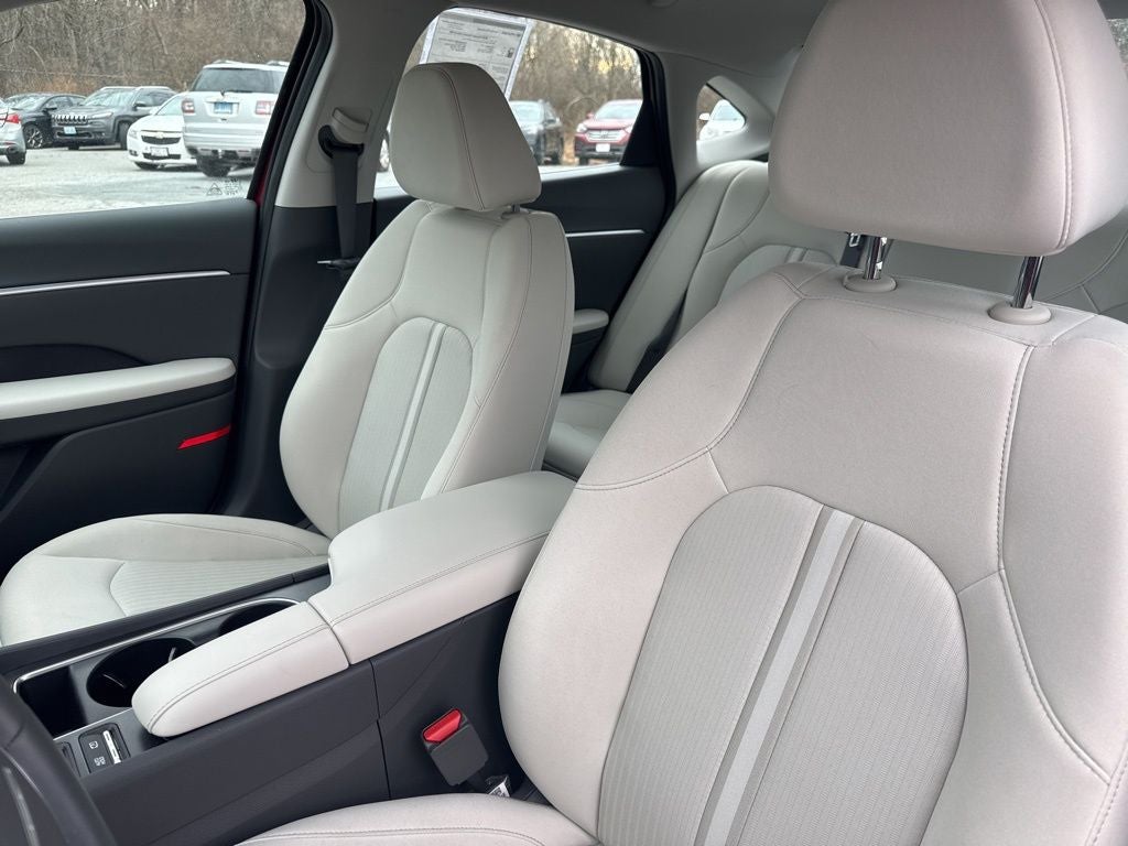 2025 Hyundai SONATA HYBRID SEL