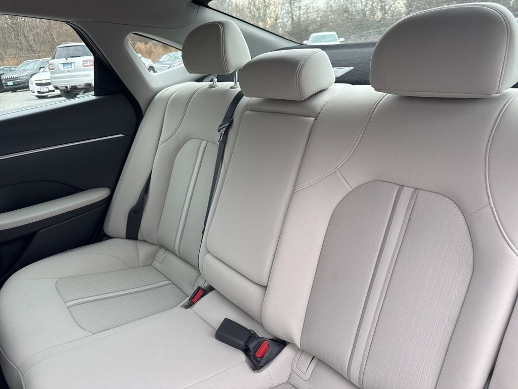 2025 Hyundai SONATA HYBRID SEL