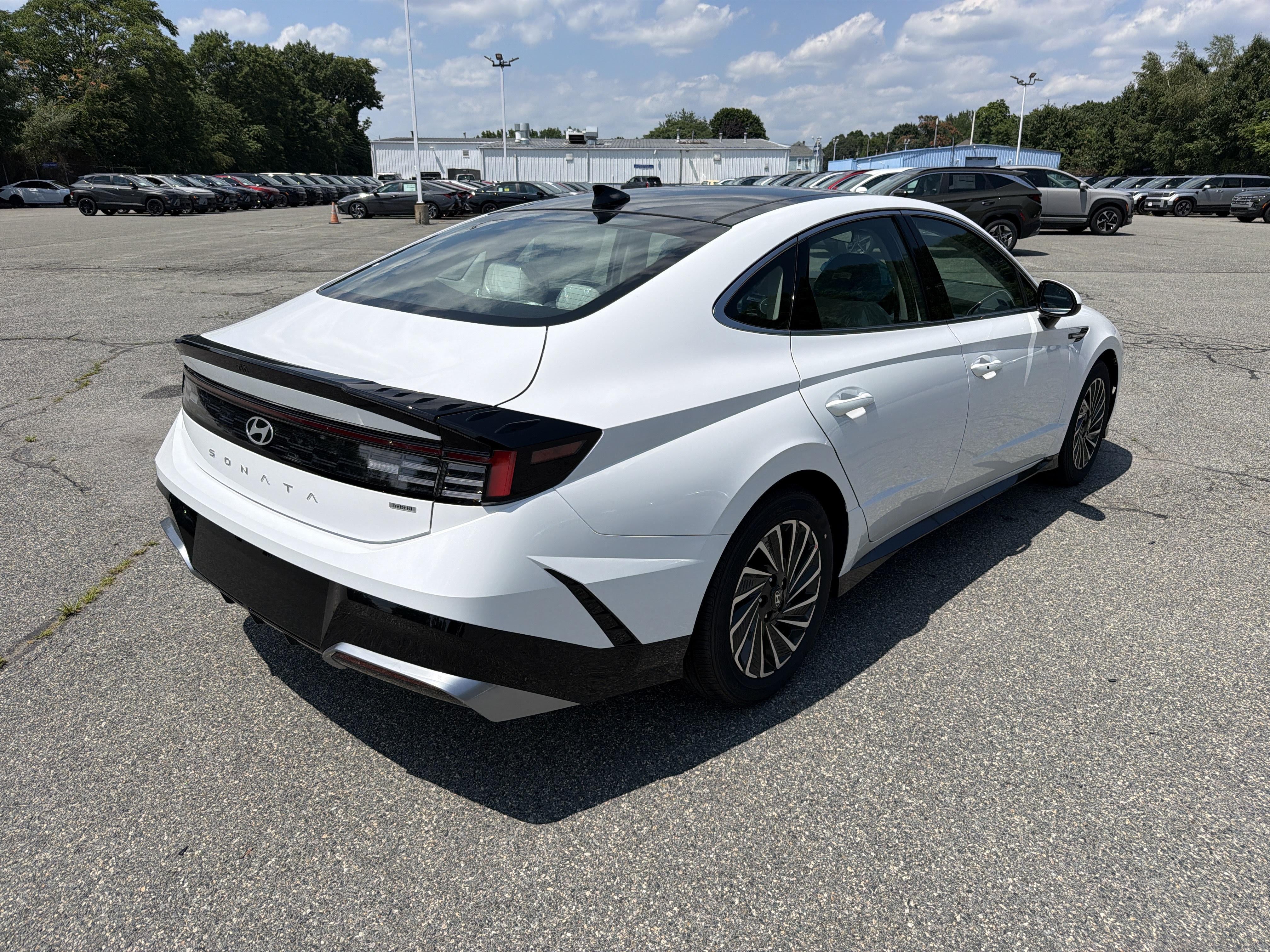 2026 Hyundai SONATA HYBRID SEL