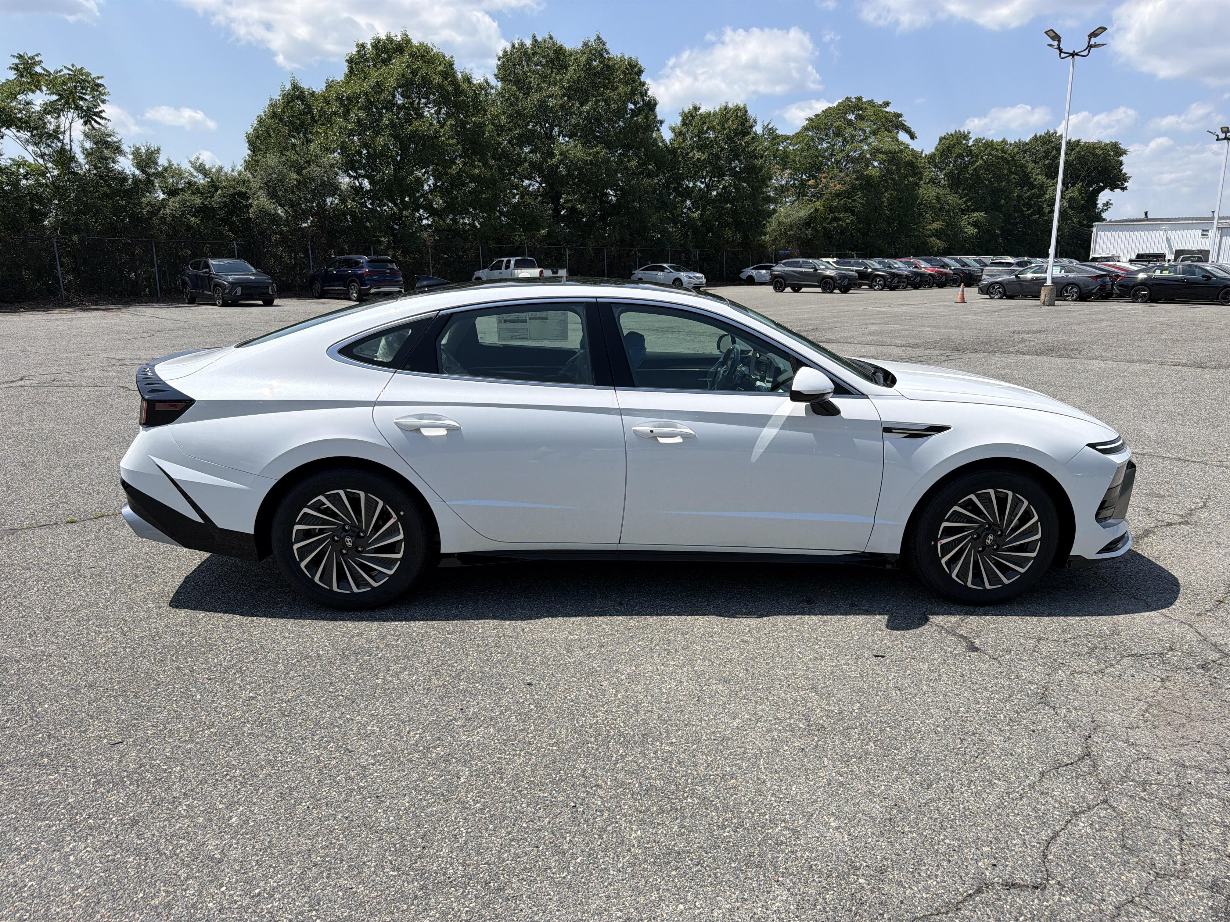 2026 Hyundai SONATA HYBRID SEL