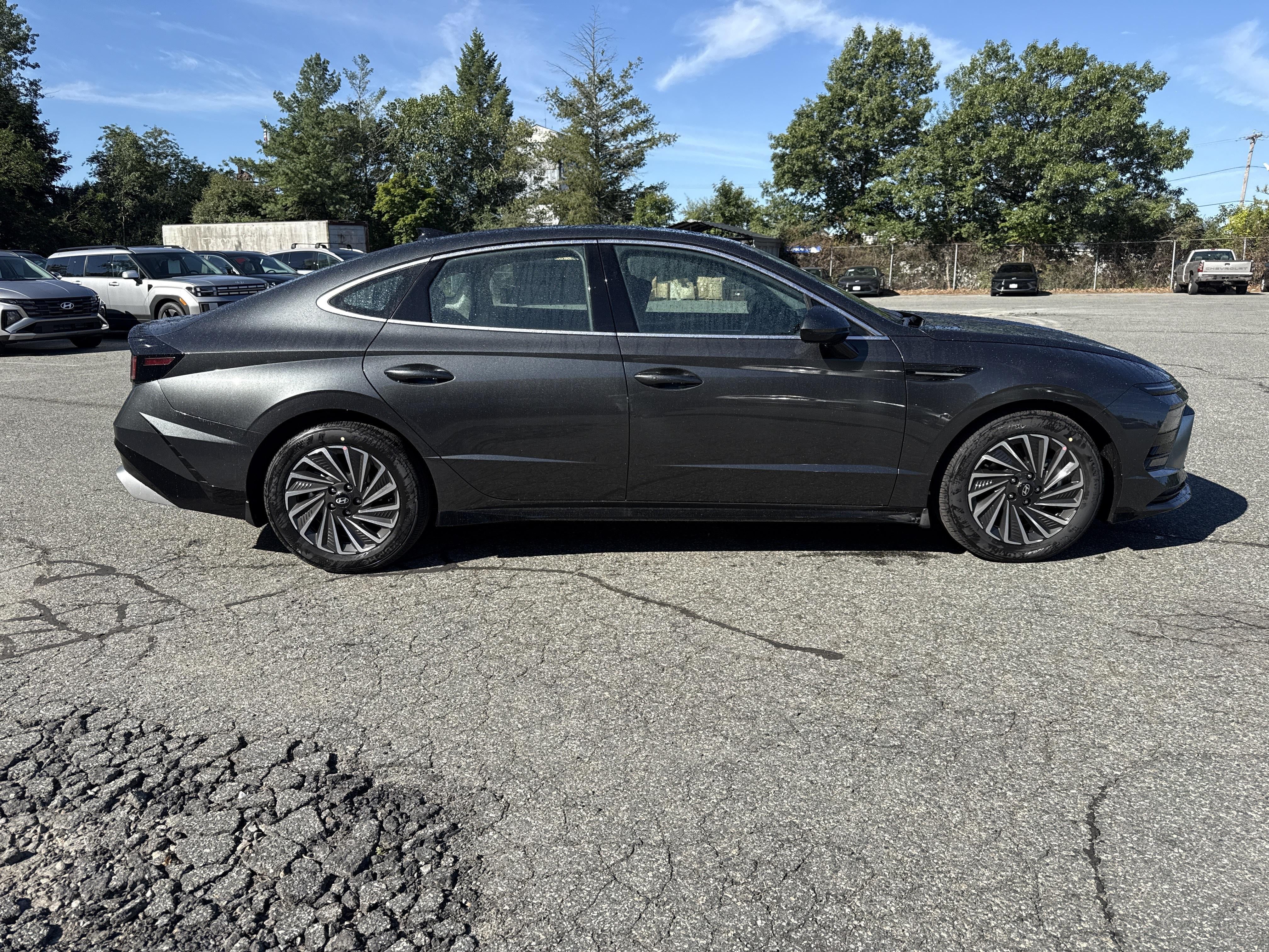 2026 Hyundai SONATA HYBRID SEL