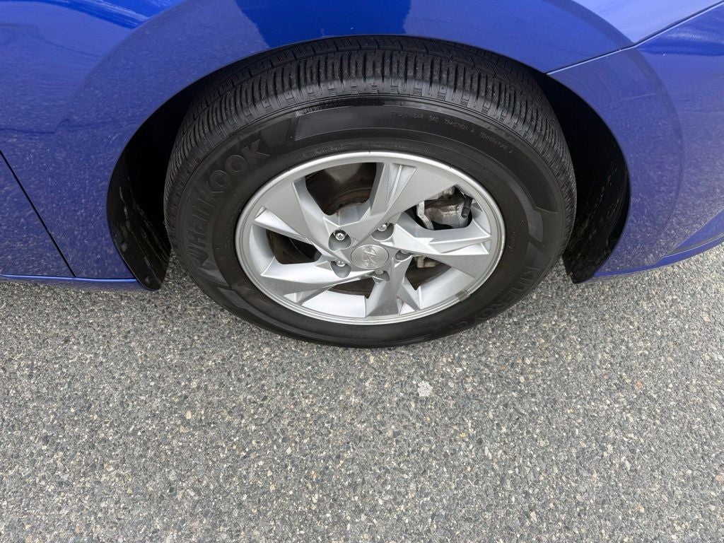 2023 Hyundai ELANTRA SE