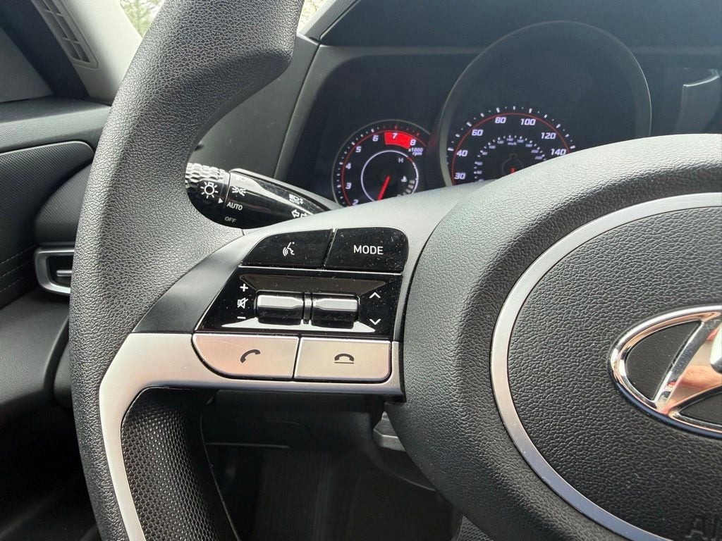 2023 Hyundai ELANTRA SE