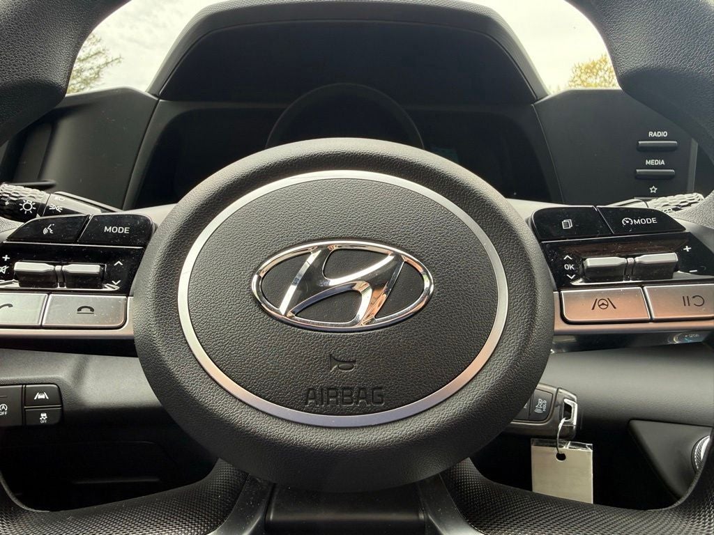 2023 Hyundai ELANTRA SE