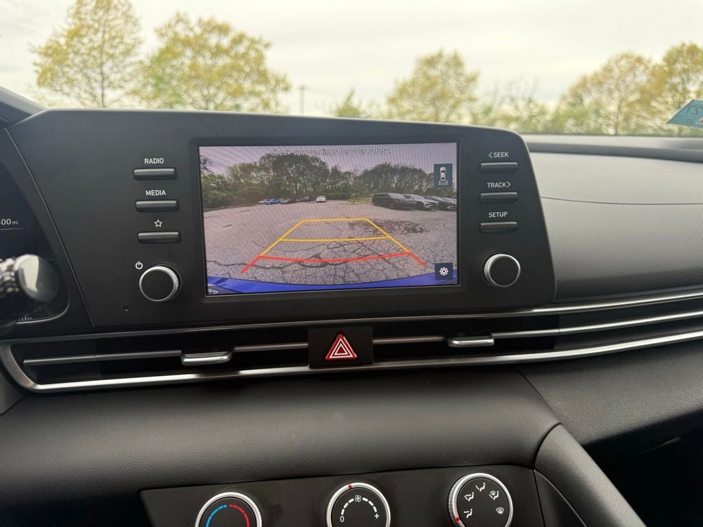 2023 Hyundai ELANTRA SE