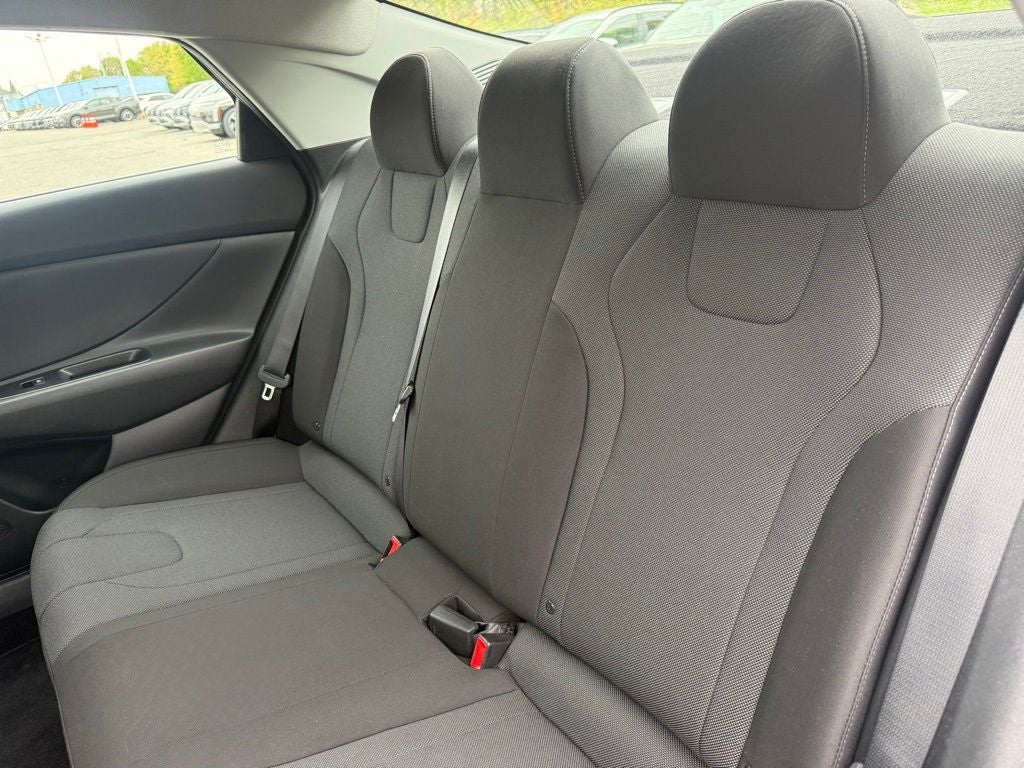 2023 Hyundai ELANTRA SE
