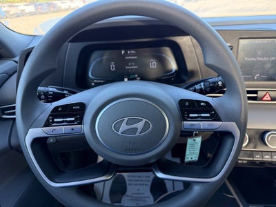 2024 Hyundai ELANTRA SE