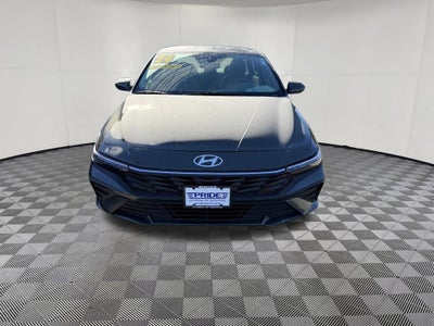 2024 Hyundai ELANTRA SE