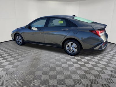 2024 Hyundai ELANTRA SE