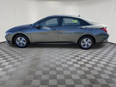 2024 Hyundai ELANTRA SE