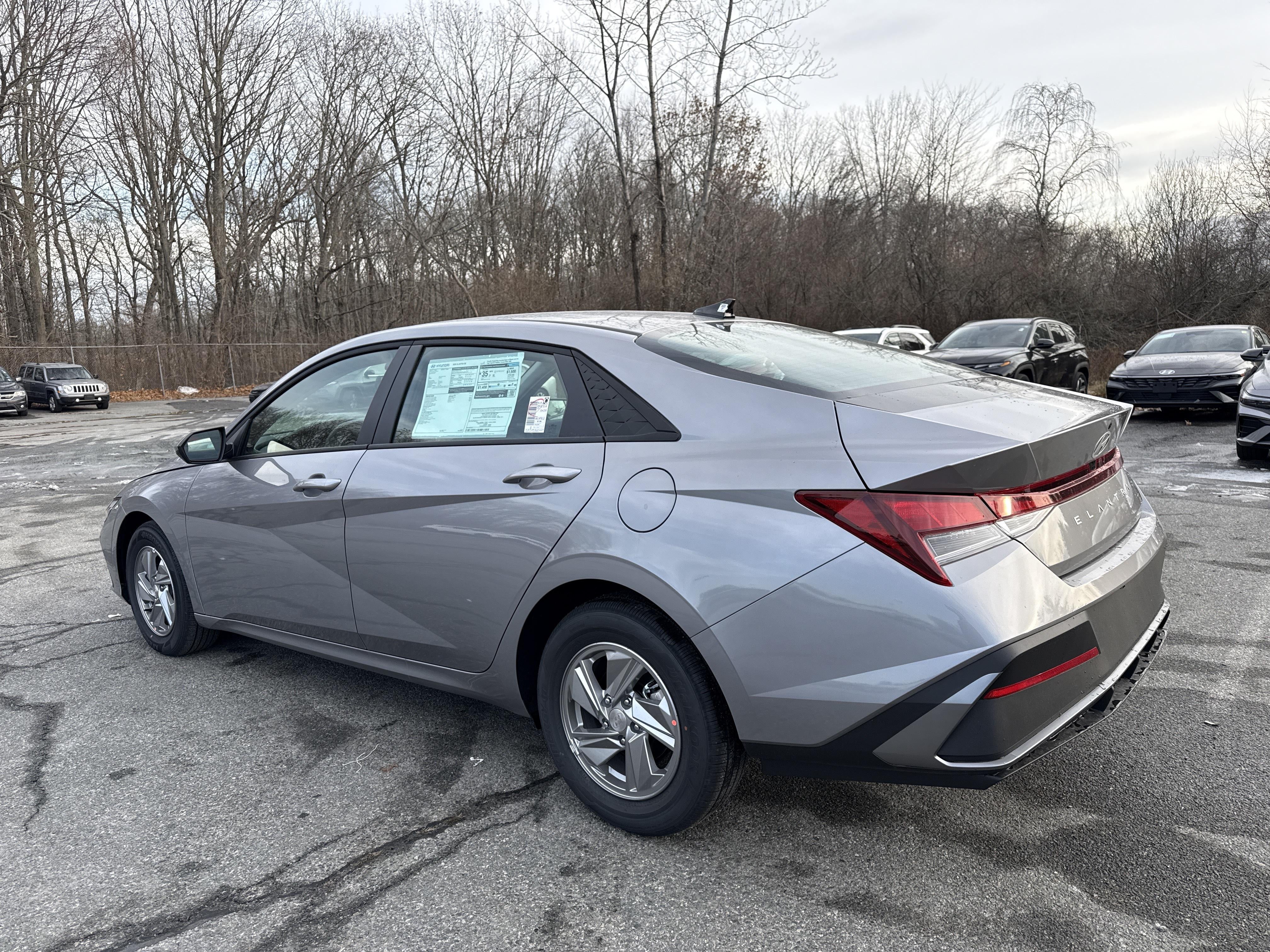 2026 Hyundai ELANTRA SE