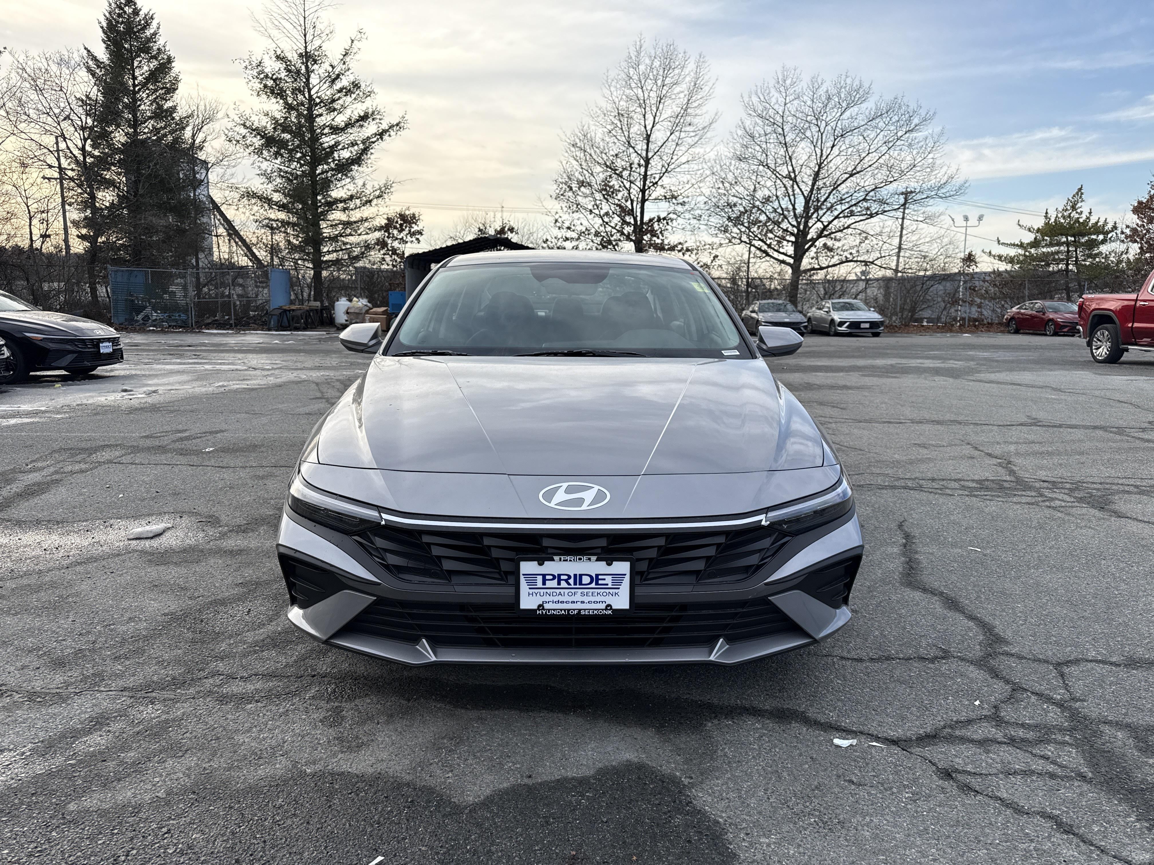 2026 Hyundai ELANTRA SE