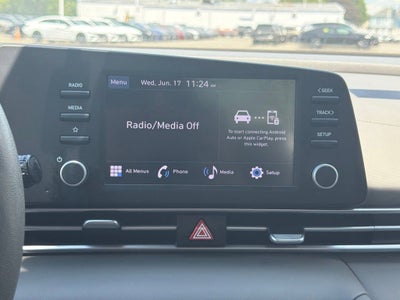 2024 Hyundai ELANTRA SE