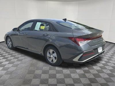 2024 Hyundai ELANTRA SE