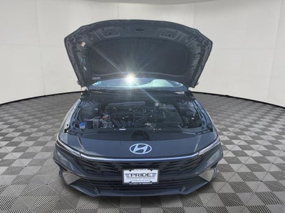 2024 Hyundai ELANTRA SE