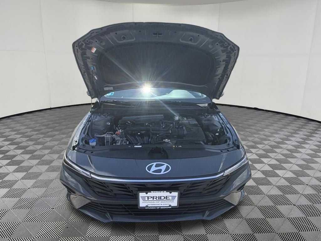 2024 Hyundai ELANTRA SE