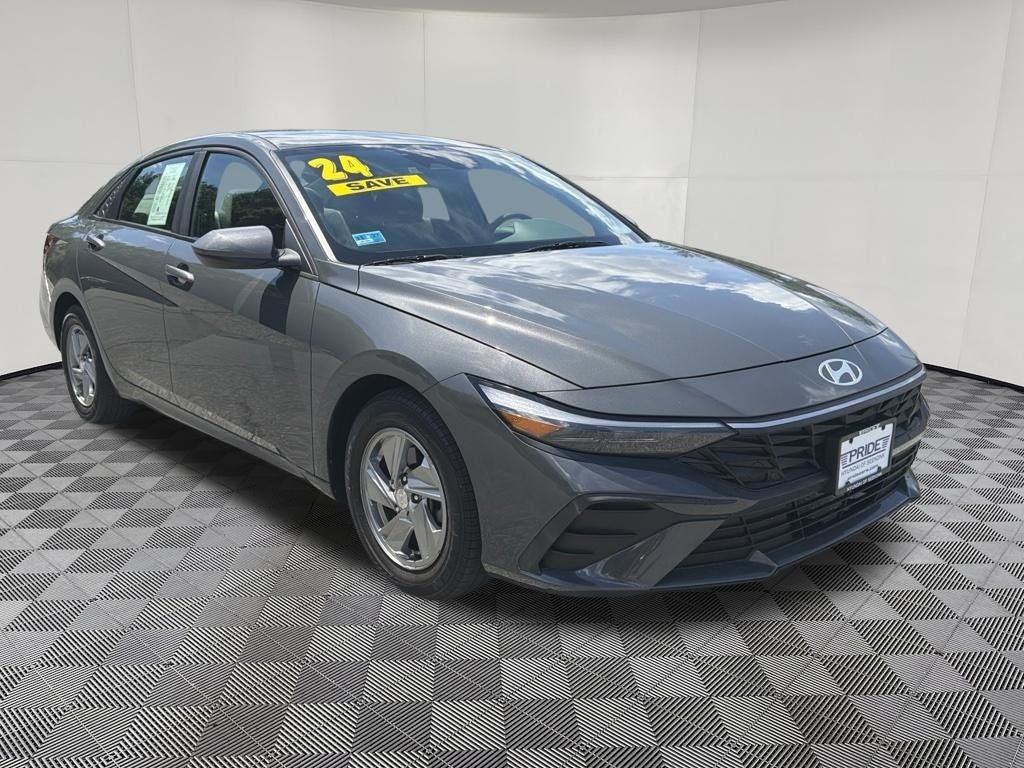 2024 Hyundai ELANTRA SE