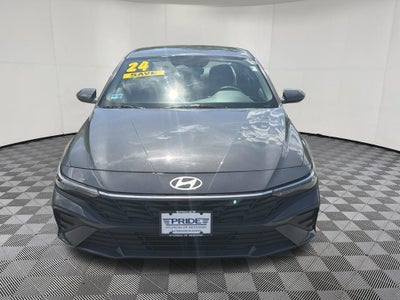 2024 Hyundai ELANTRA SE