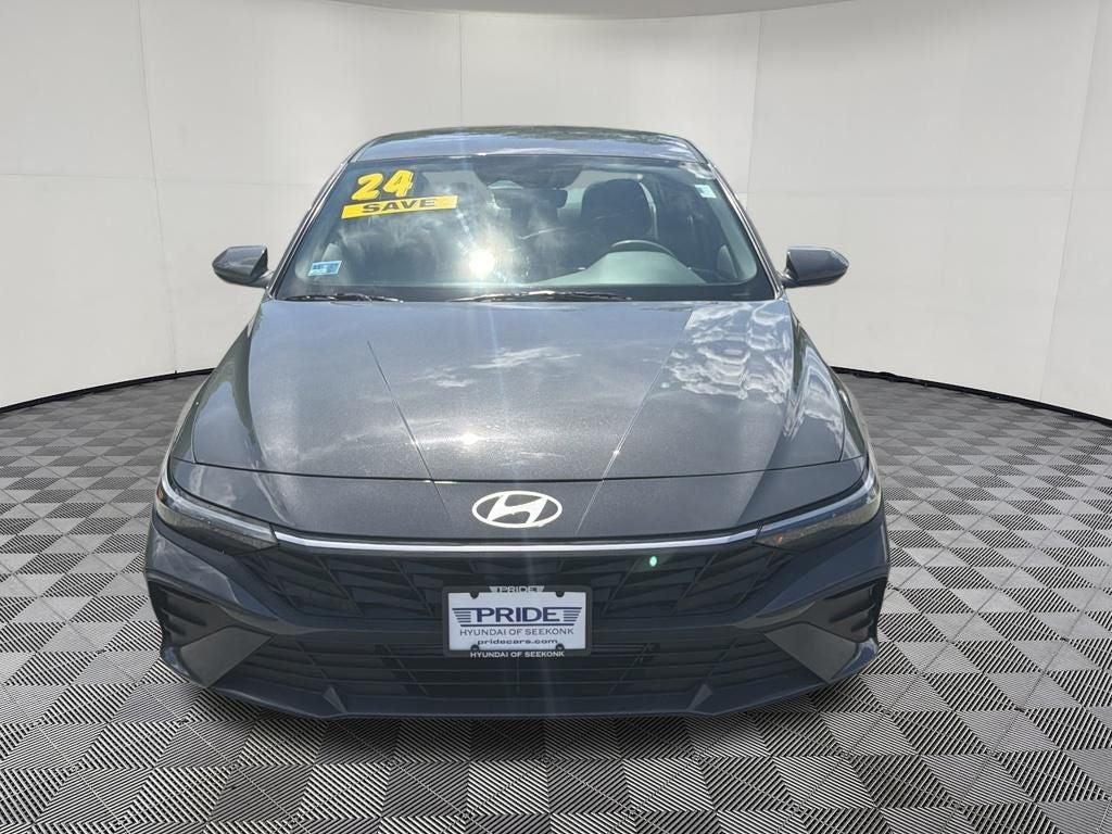 2024 Hyundai ELANTRA SE