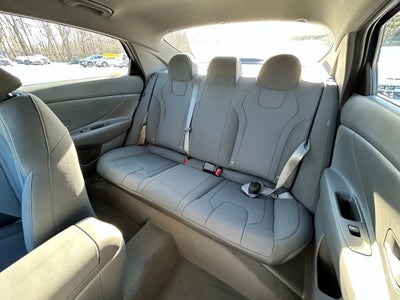 2025 Hyundai ELANTRA SE