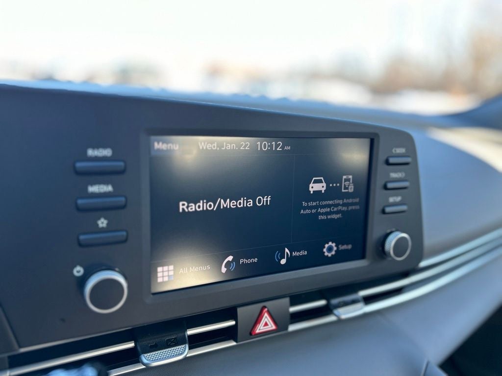 2025 Hyundai ELANTRA SE