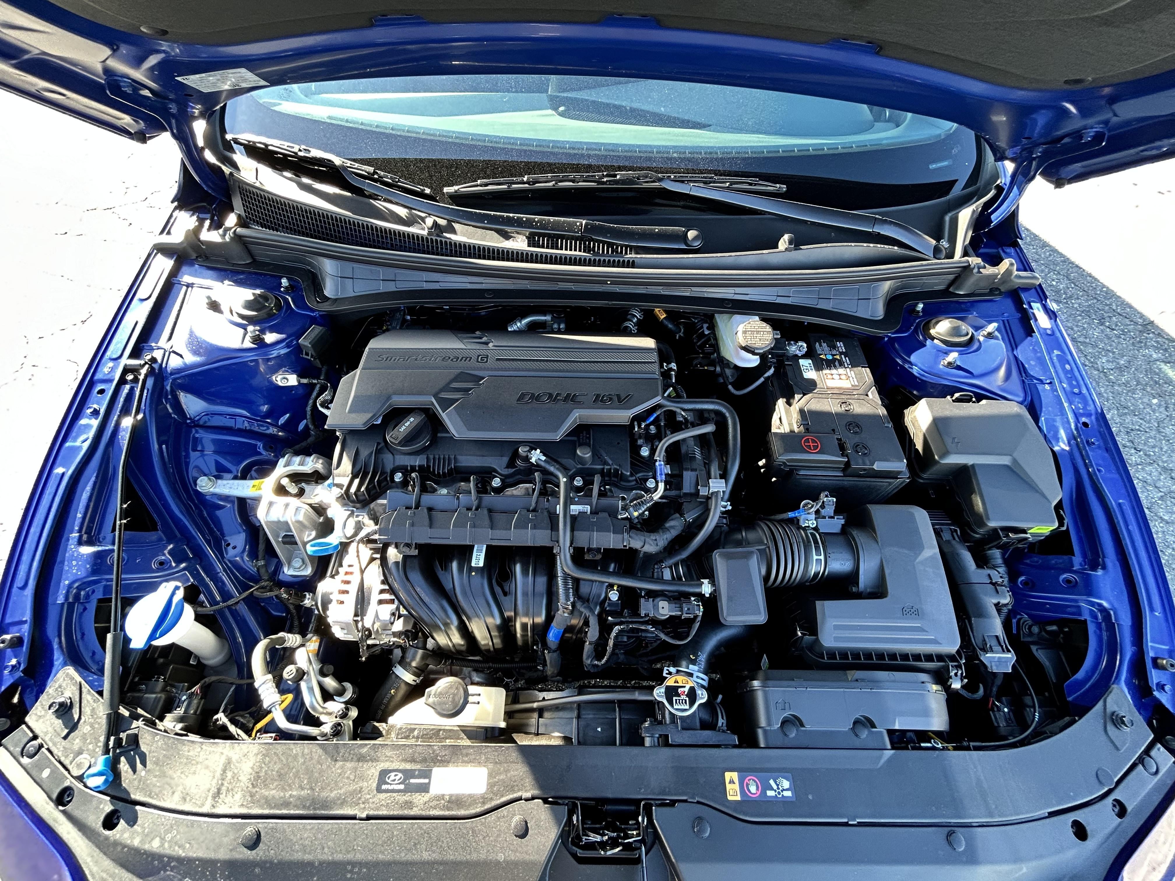 2025 Hyundai ELANTRA SE