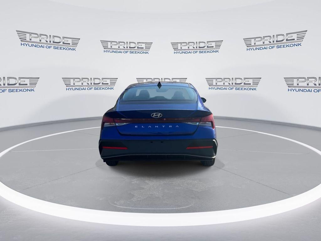 2025 Hyundai ELANTRA SE