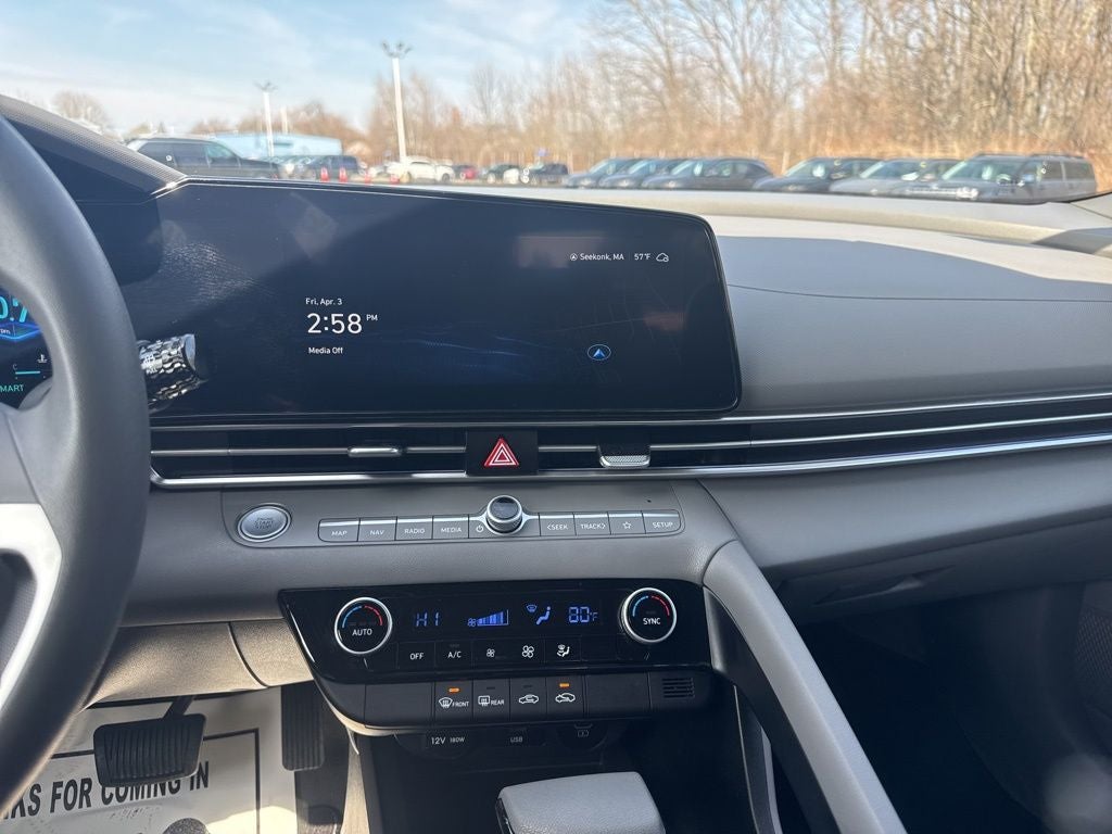 2024 Hyundai ELANTRA SEL