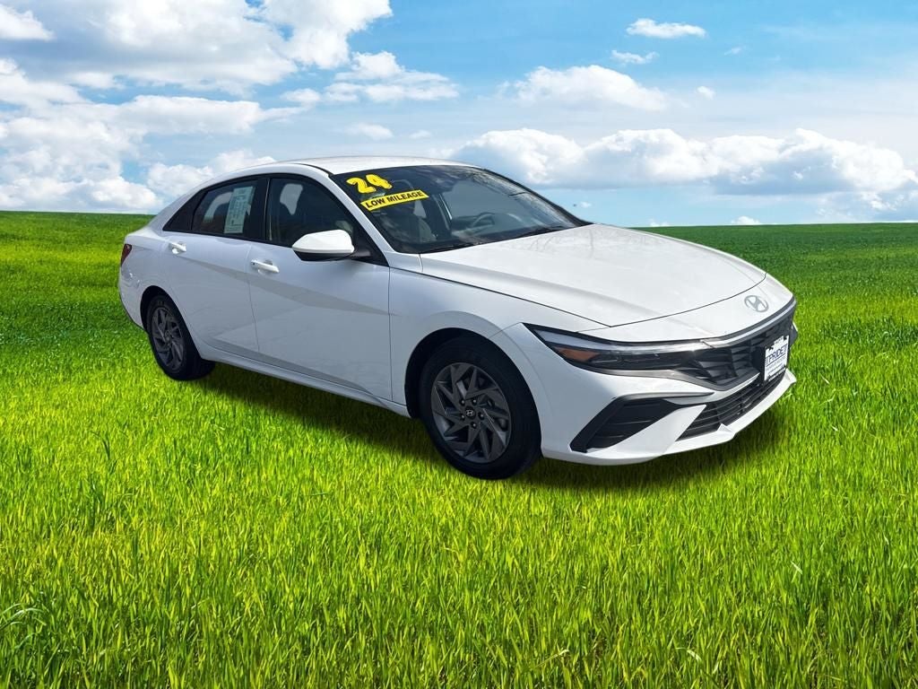 2024 Hyundai ELANTRA SEL