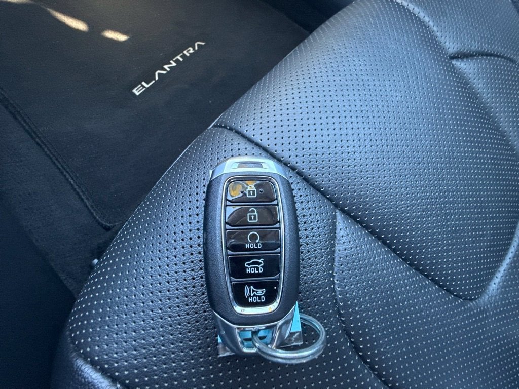 2023 Hyundai ELANTRA Limited
