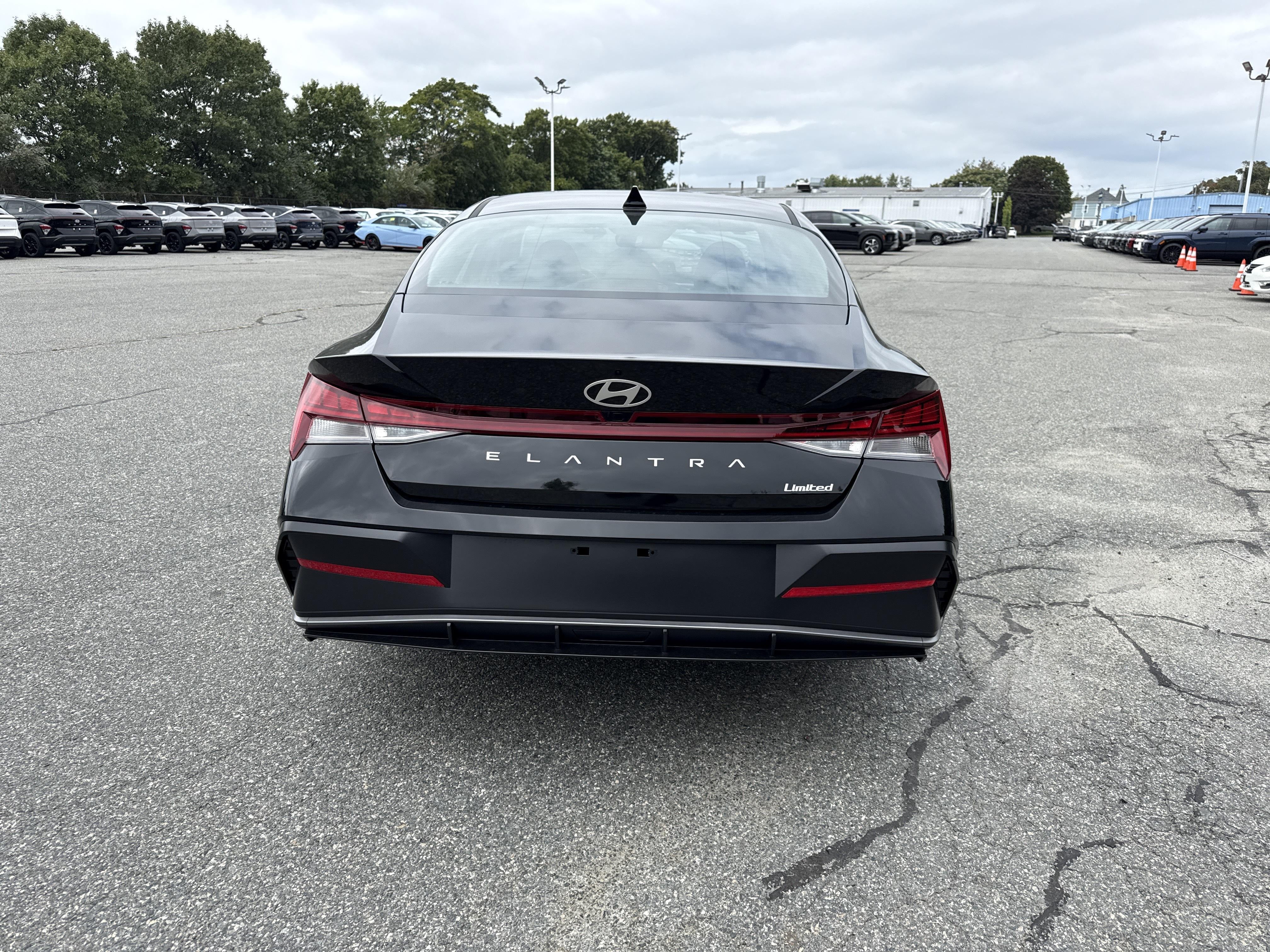2026 Hyundai ELANTRA Limited
