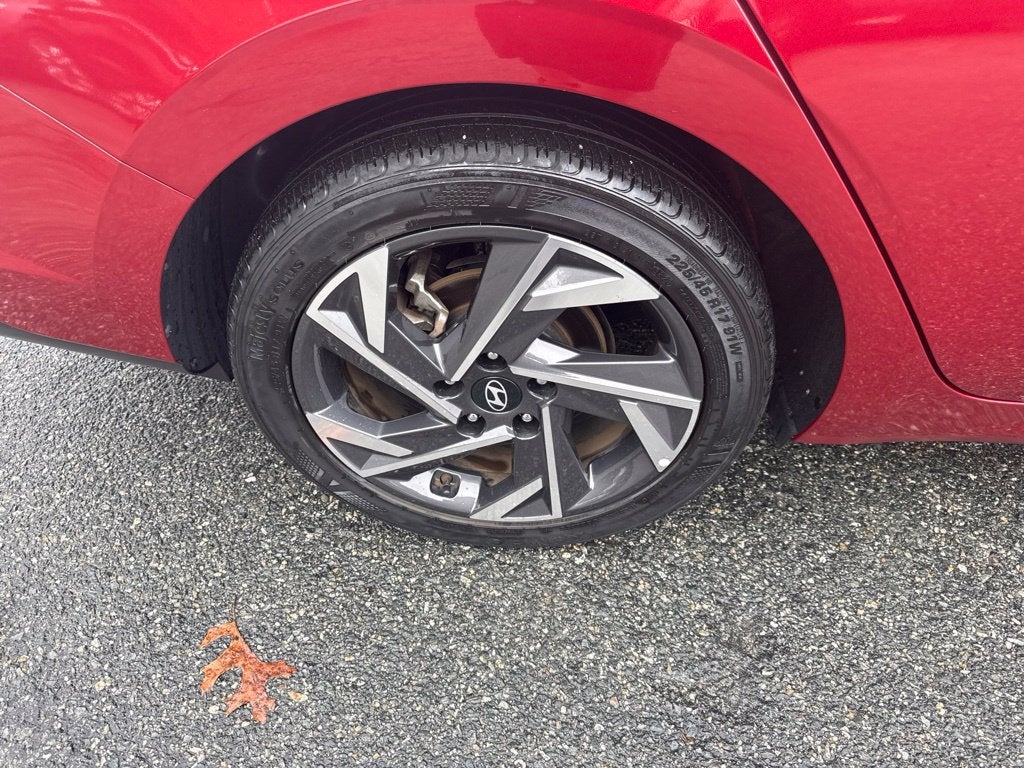 2024 Hyundai ELANTRA Limited