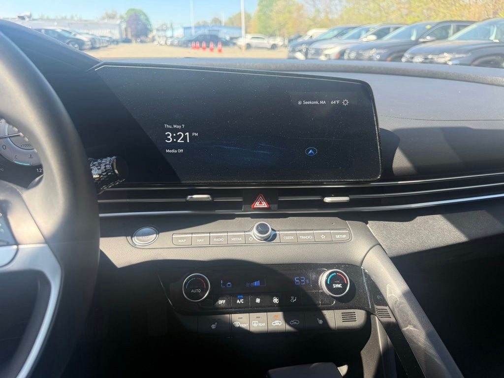 2023 Hyundai ELANTRA SEL