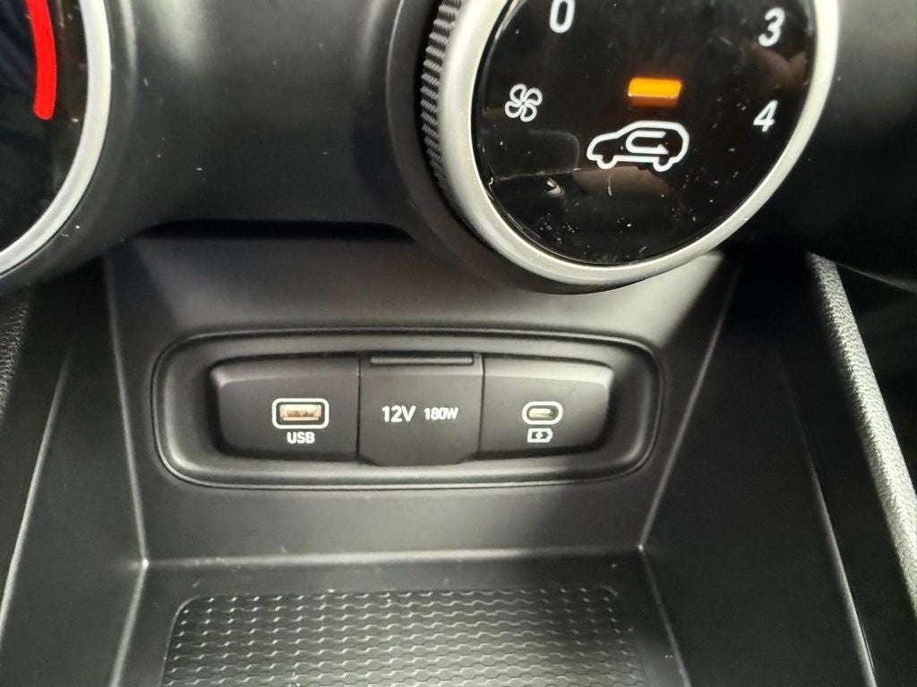 2025 Hyundai VENUE SE