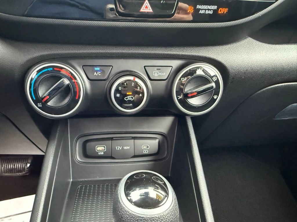 2025 Hyundai VENUE SE