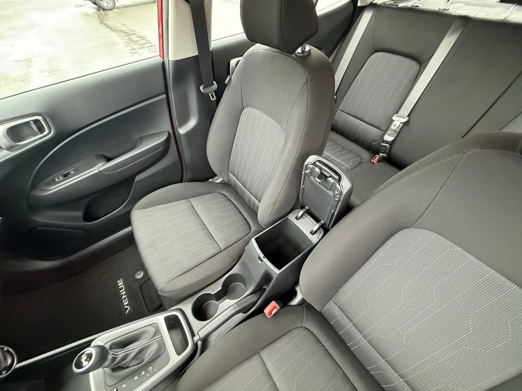 2025 Hyundai VENUE SE