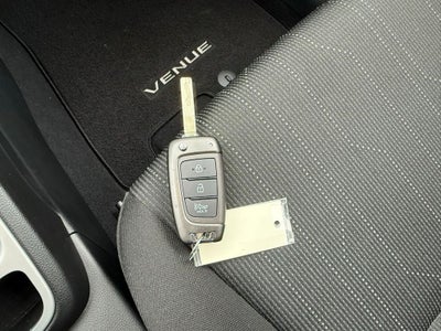 2025 Hyundai VENUE SE