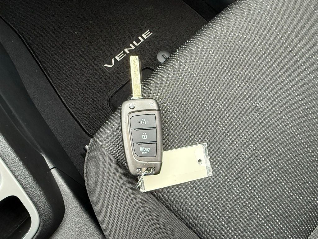 2025 Hyundai VENUE SE