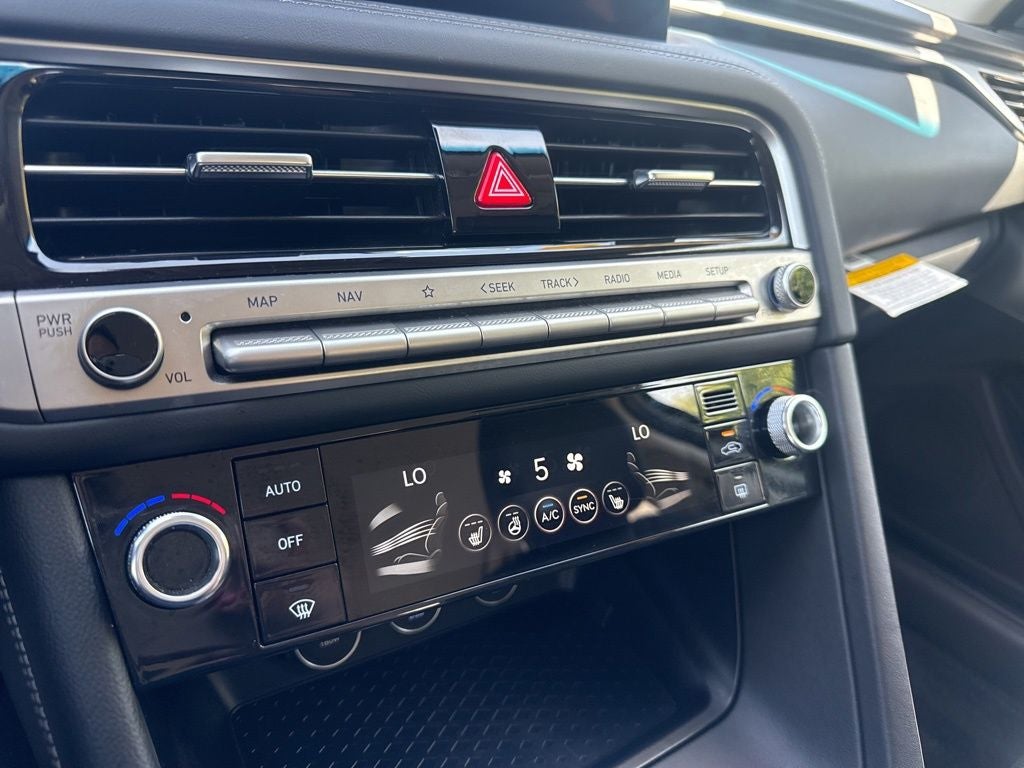 2025 Genesis G70 2.5T