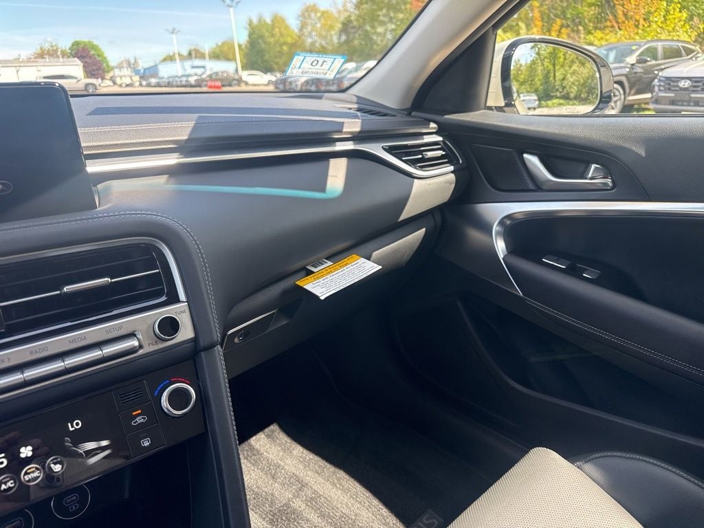 2025 Genesis G70 2.5T