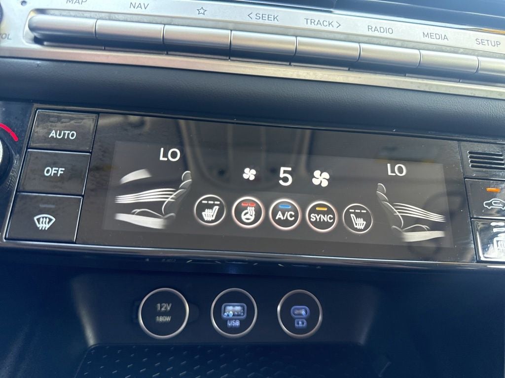 2025 Genesis G70 2.5T
